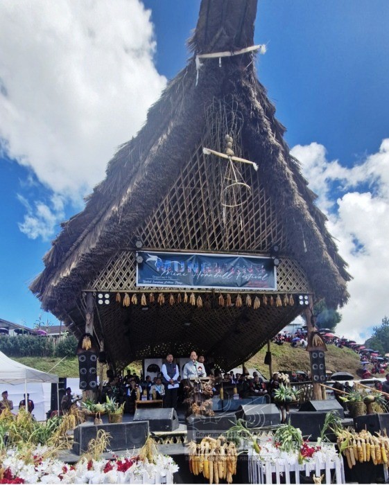Nagaland Chief Minister Dr Neiphiu addressing Mungmung-cum-Mini Hornbill Festival on September 3. (DIPR Photo)